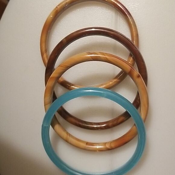 5 glass bangles - Picture 4 of 13